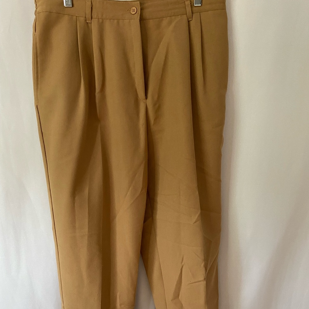 Separate impressions pants